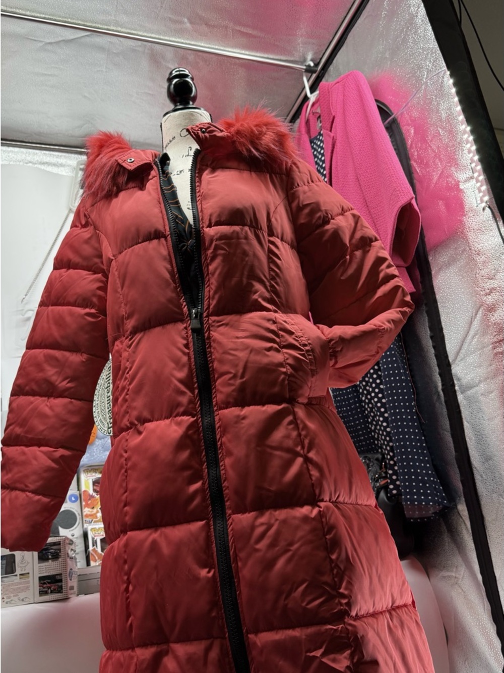 Red Puffer Coat with removable Faux Fur Trim - Women Top/bottom zip with pocket - Picture 8 of 17